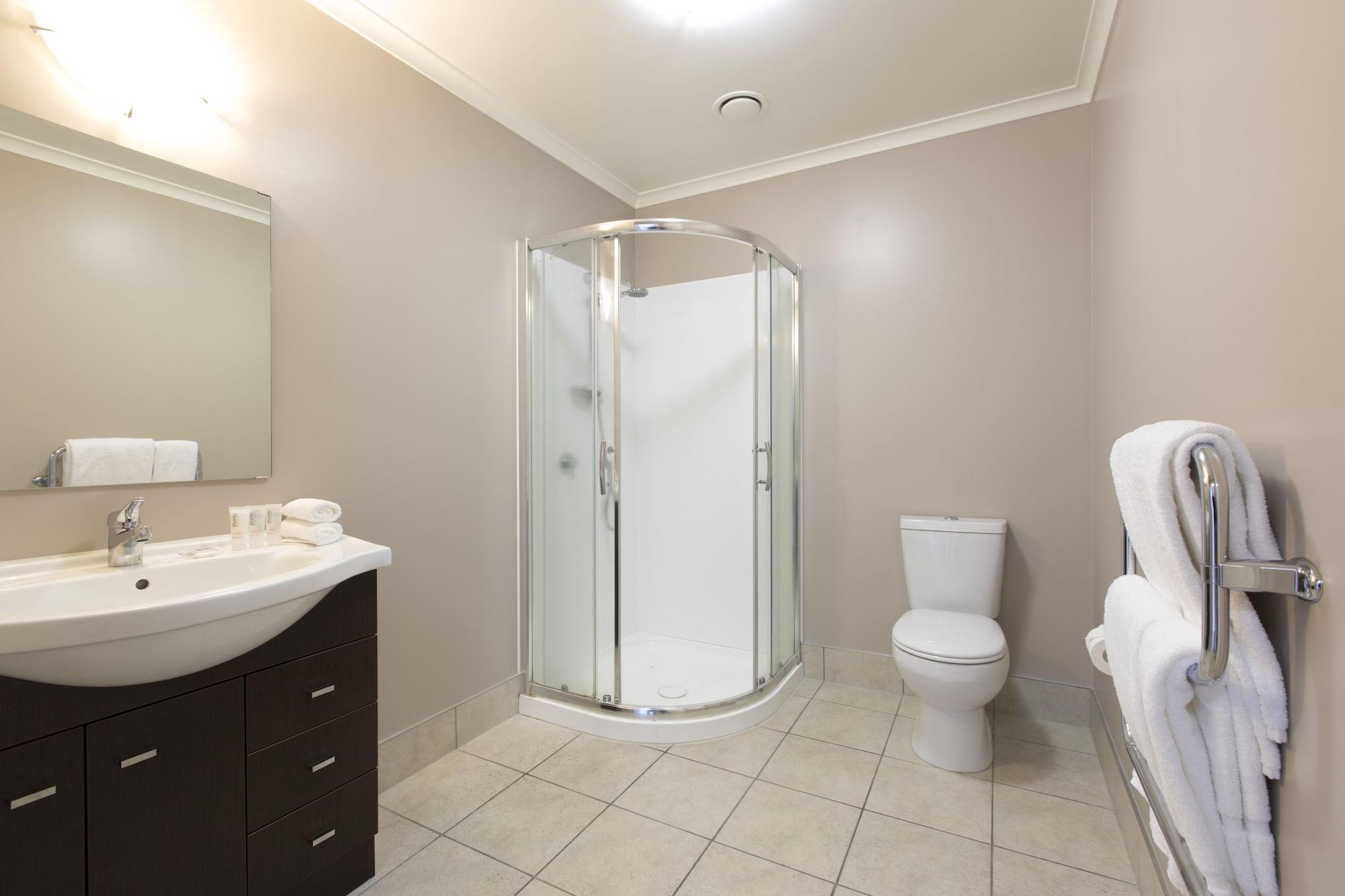 Quest On Ward Serviced Apartments Гамильтон Экстерьер фото