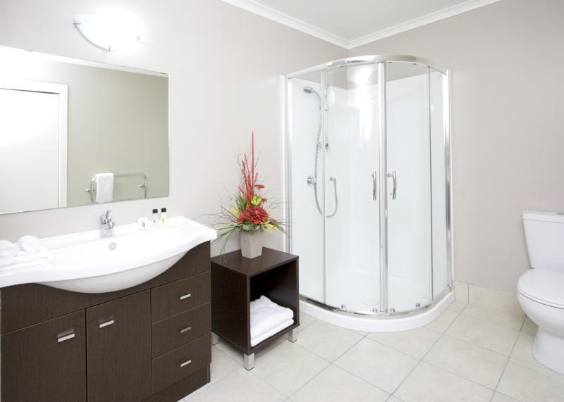 Quest On Ward Serviced Apartments Гамильтон Номер фото