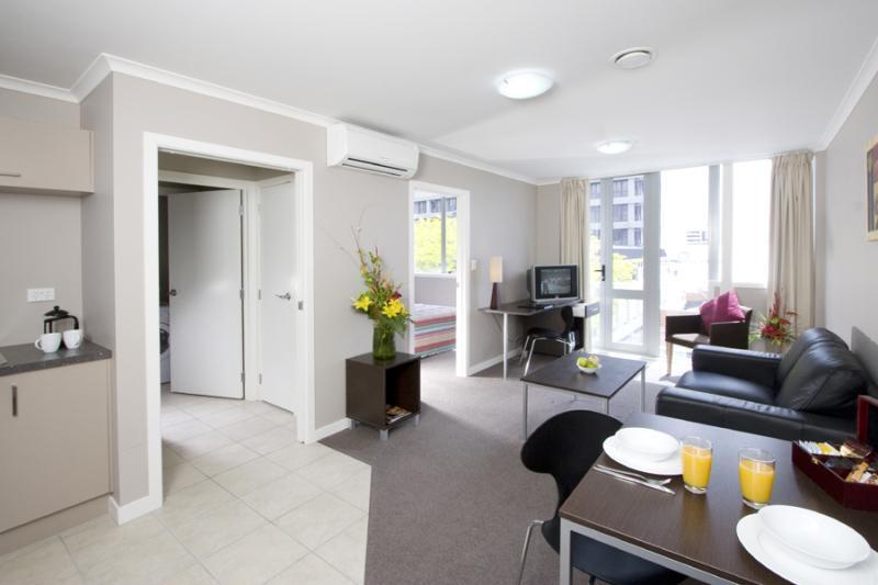 Quest On Ward Serviced Apartments Гамильтон Экстерьер фото