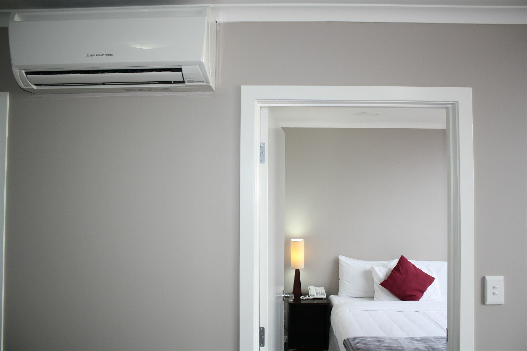 Quest On Ward Serviced Apartments Гамильтон Экстерьер фото