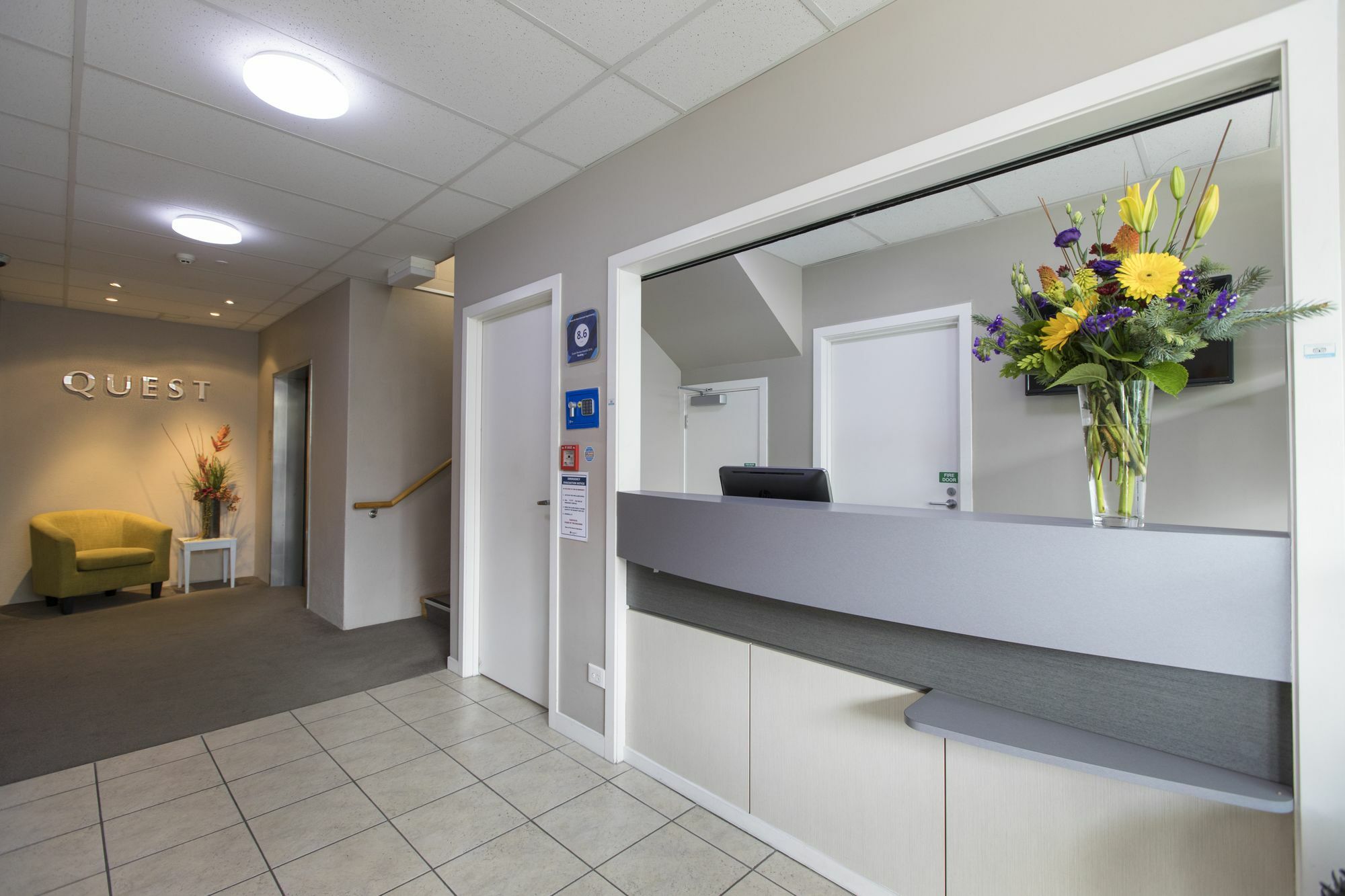 Quest On Ward Serviced Apartments Гамильтон Экстерьер фото