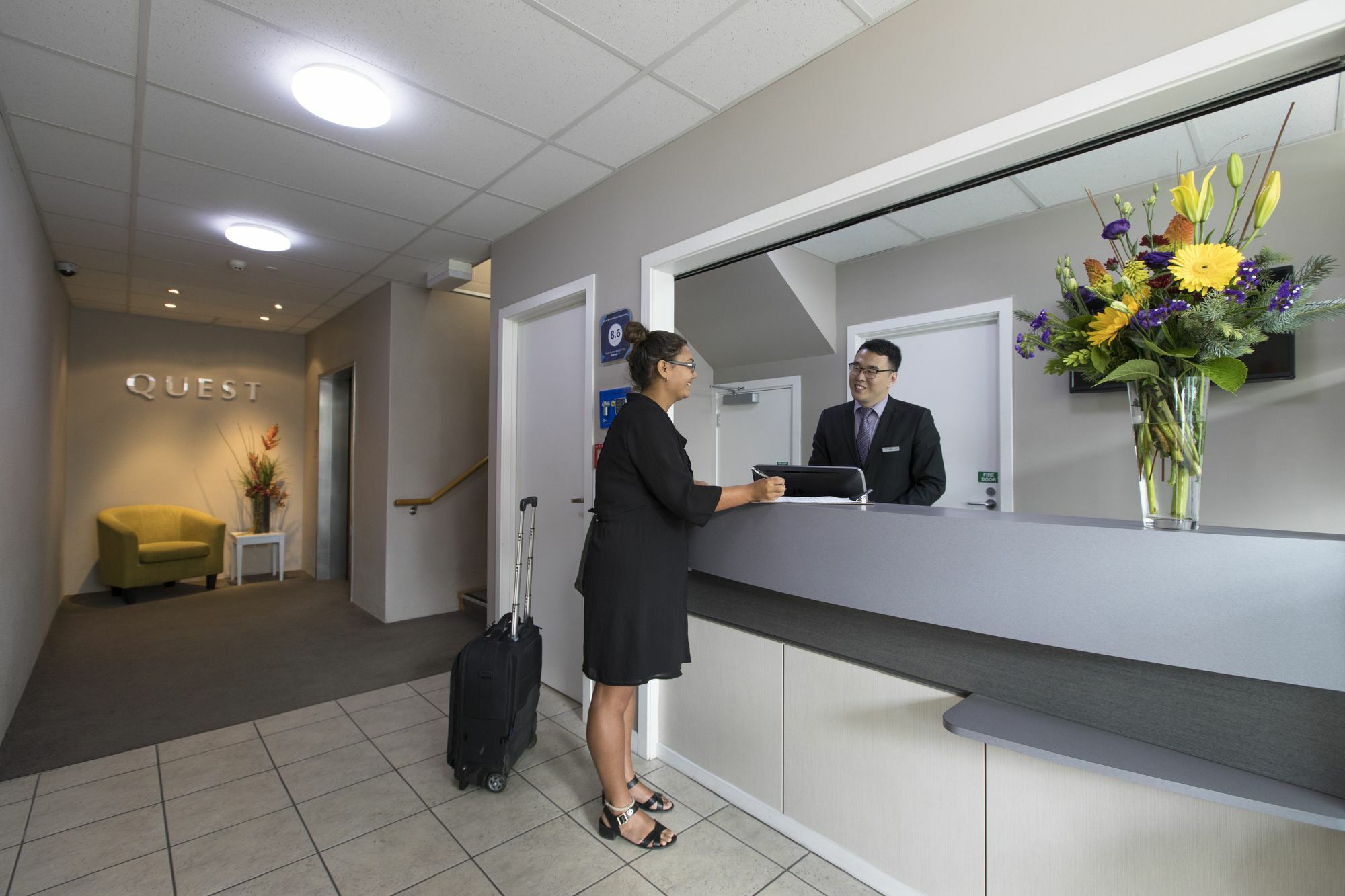 Quest On Ward Serviced Apartments Гамильтон Экстерьер фото