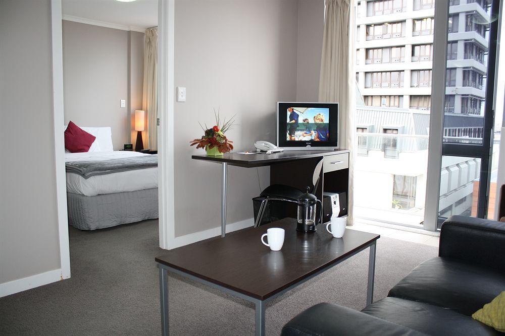 Quest On Ward Serviced Apartments Гамильтон Экстерьер фото